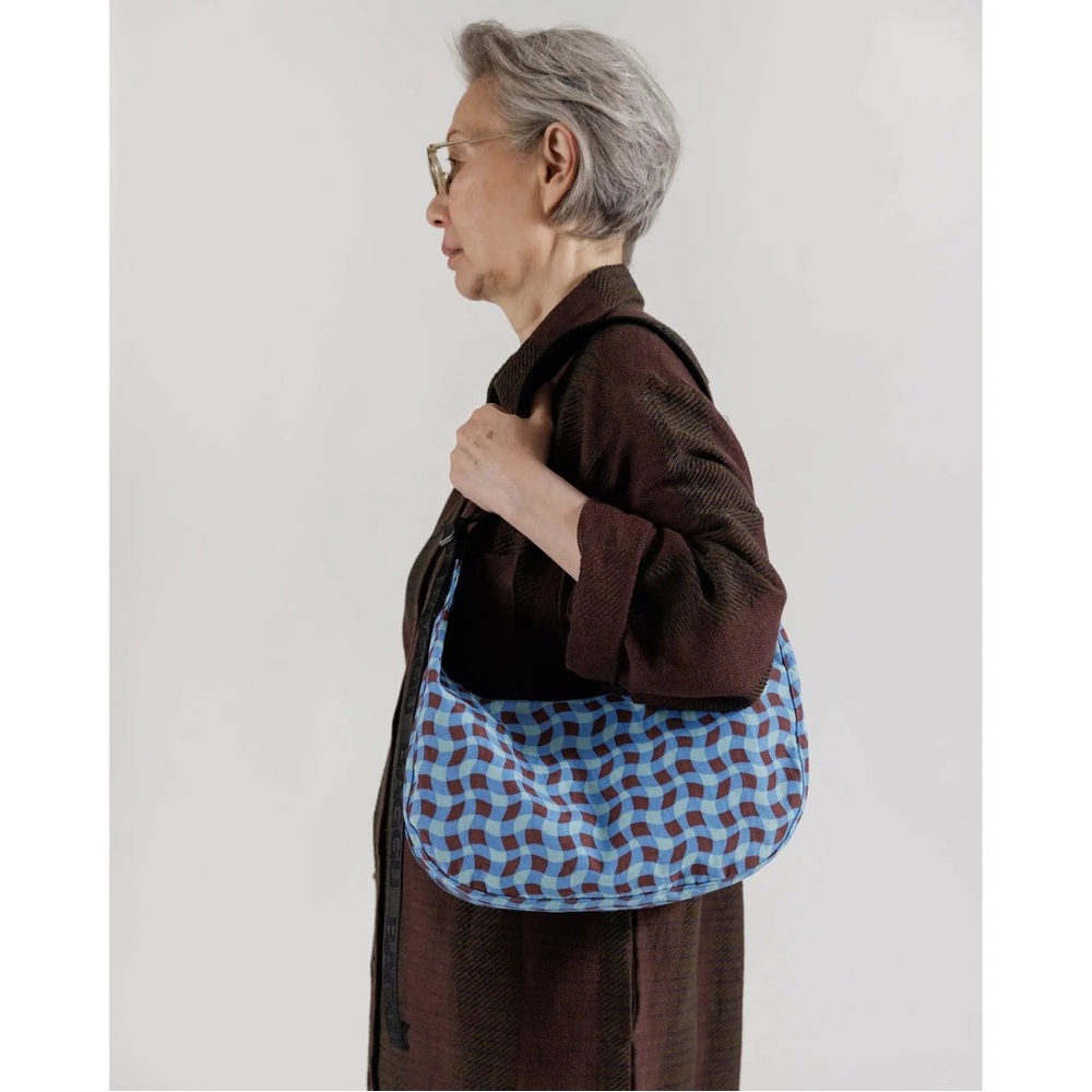 NWT BAGGU Medium Crescent in Wavy Gingham - Picture 4 of 4